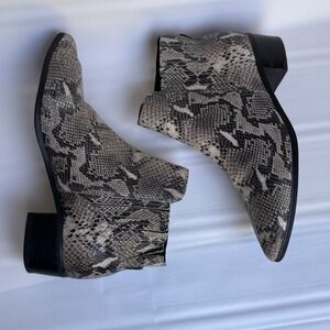 Halogen Leather Ankle Booties Size 6 Snake Skin Print Elastic Chelsea‎ Boots